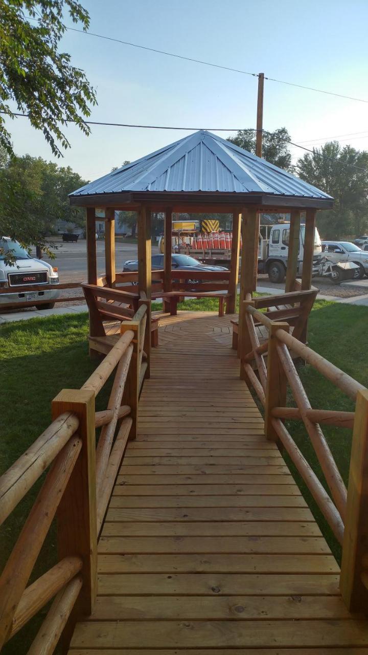 Sagebrush Inn & Suites Broadus Exterior foto